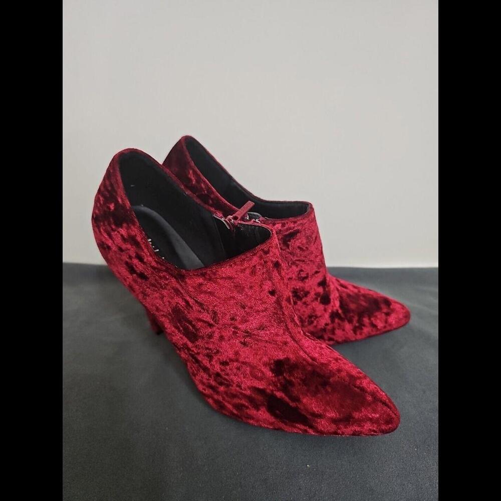 Michael Antonio Burgundy Crushed Velvet Pointed Toe Bootie Witchy Whimsigoth‎ 9